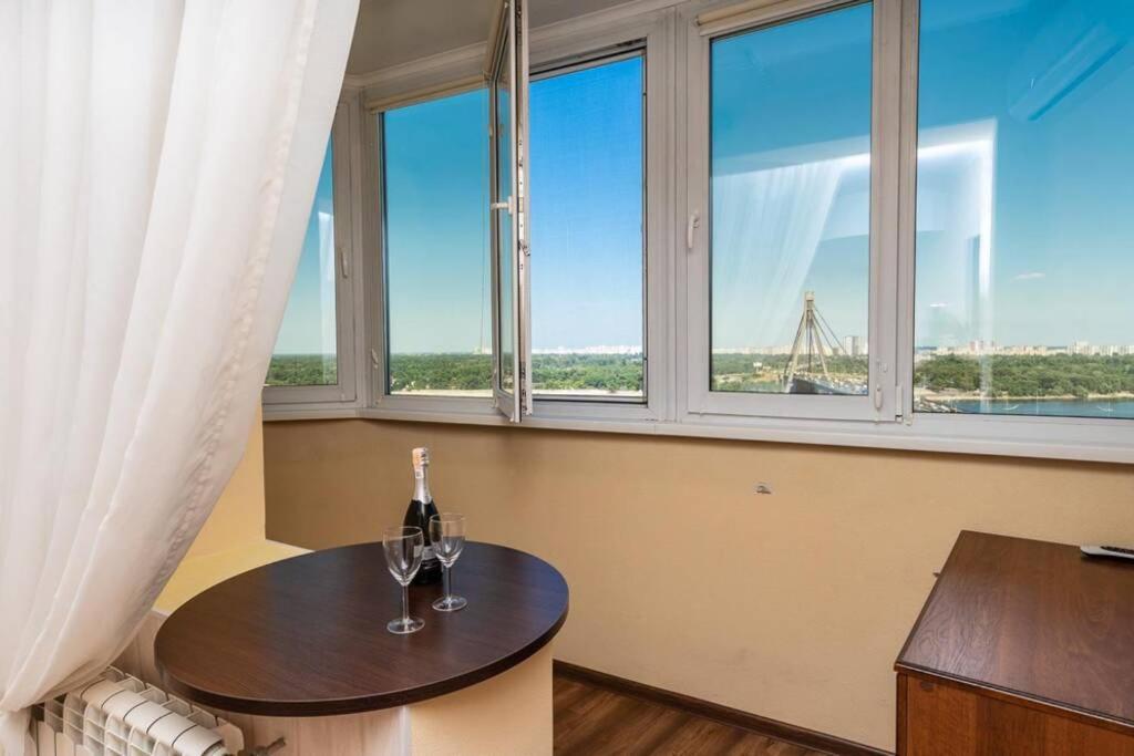 Apartments With Crazy Panoramic View Of The Dniepr Kiev Buitenkant foto