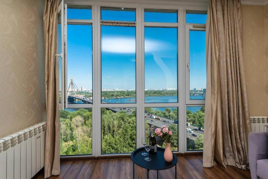 Apartments With Crazy Panoramic View Of The Dniepr Kiev Buitenkant foto