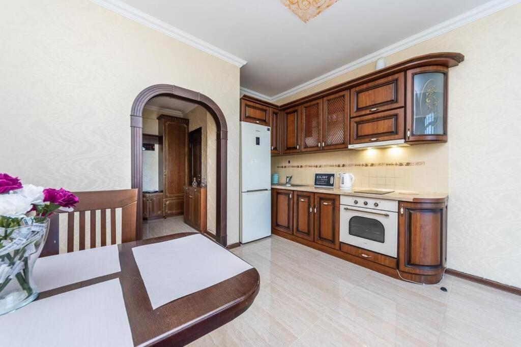 Apartments With Crazy Panoramic View Of The Dniepr Kiev Buitenkant foto