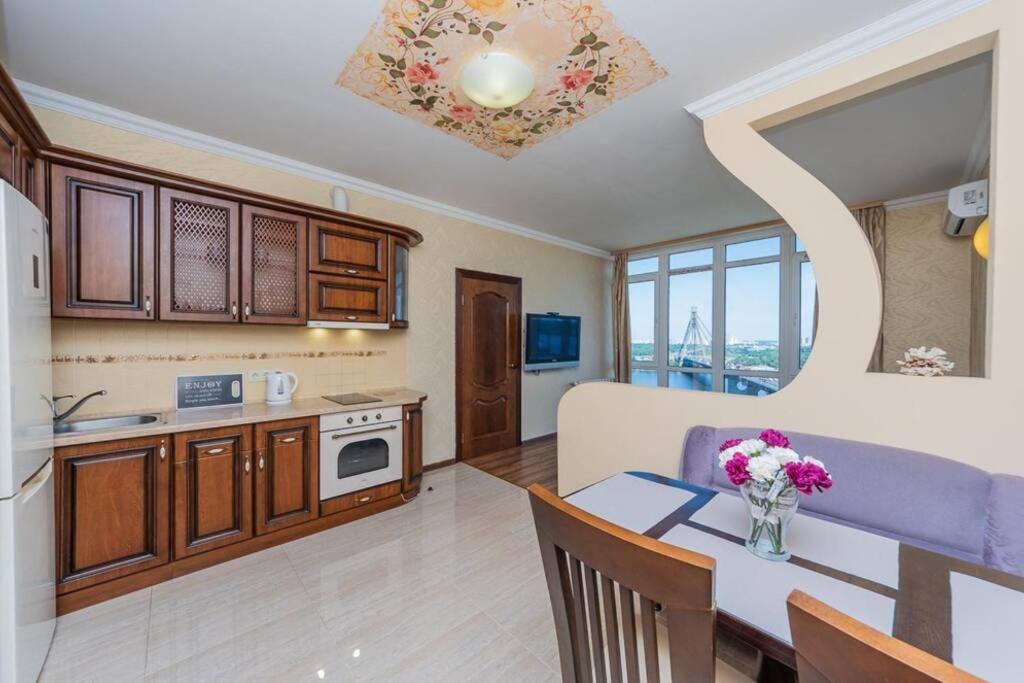 Apartments With Crazy Panoramic View Of The Dniepr Kiev Buitenkant foto