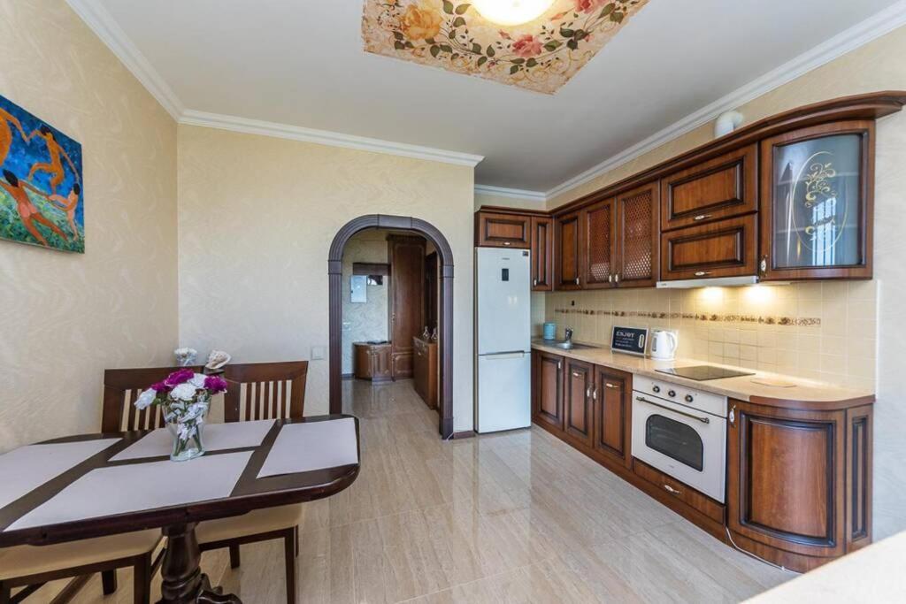 Apartments With Crazy Panoramic View Of The Dniepr Kiev Buitenkant foto